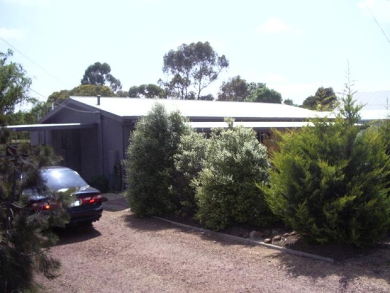 64 Elizabeth St, Ararat VIC 3377