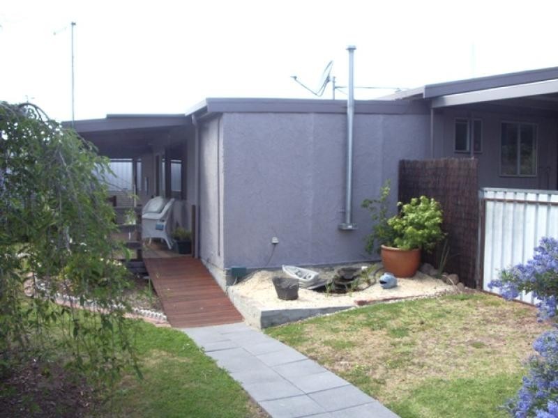 64 Elizabeth St, Ararat VIC 3377