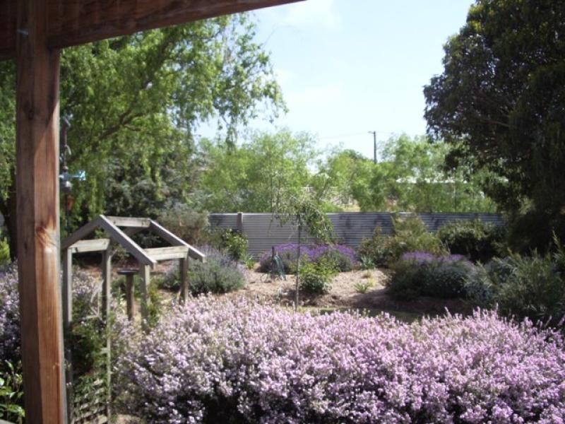 64 Elizabeth St, Ararat VIC 3377