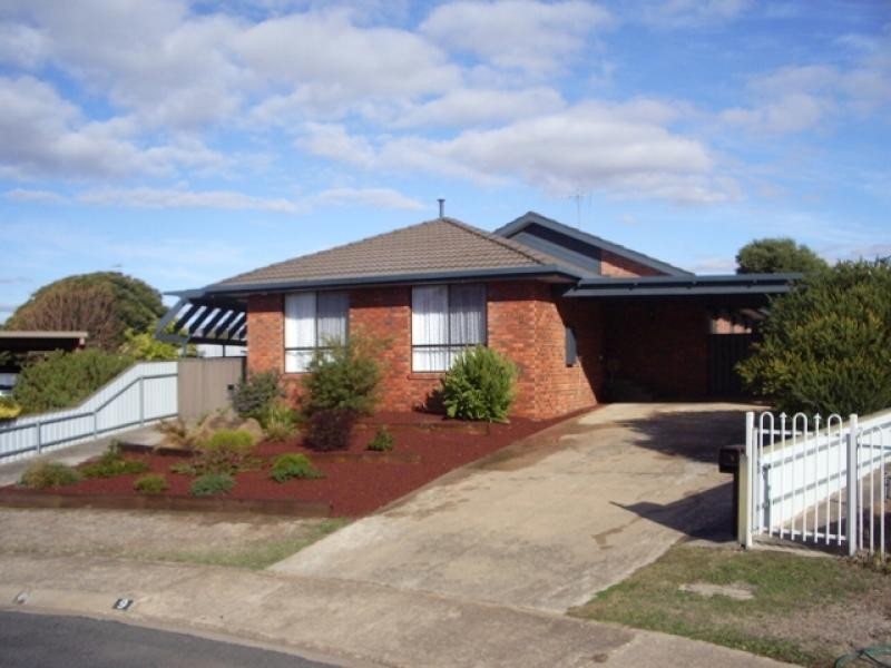 9 BLACKWOOD COURT, Ararat VIC 3377