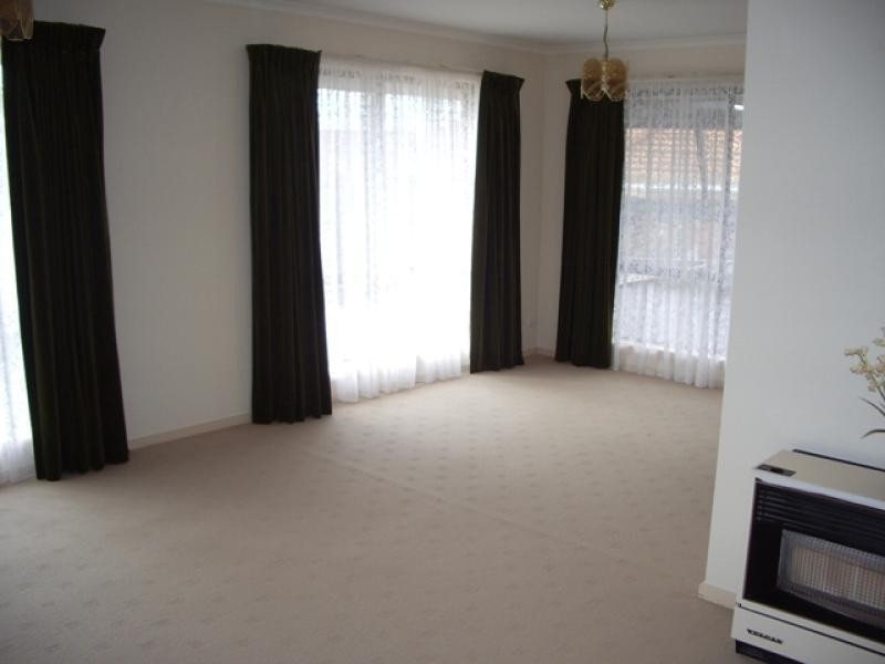 9 BLACKWOOD COURT, Ararat VIC 3377