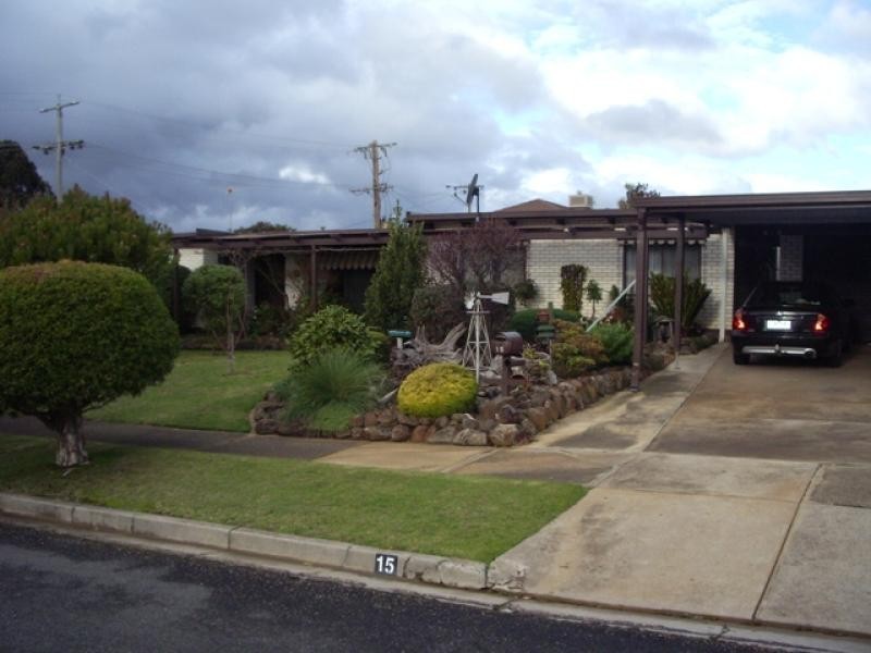 15 Ellerker Avenue, Ararat VIC 3377