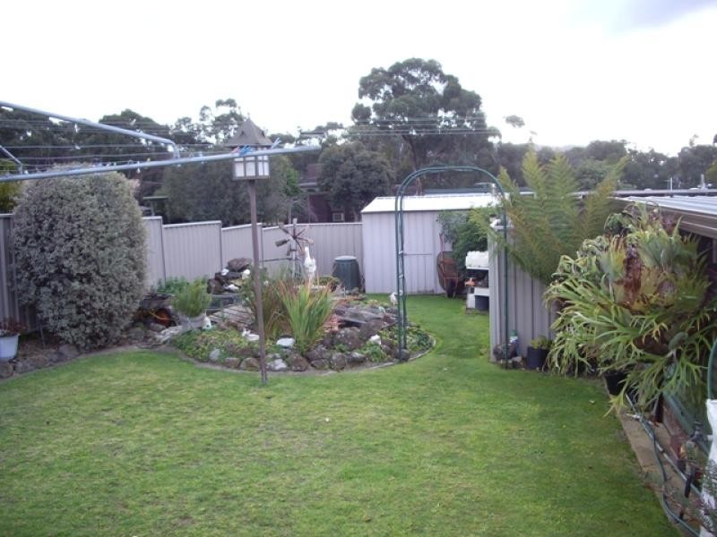 15 Ellerker Avenue, Ararat VIC 3377