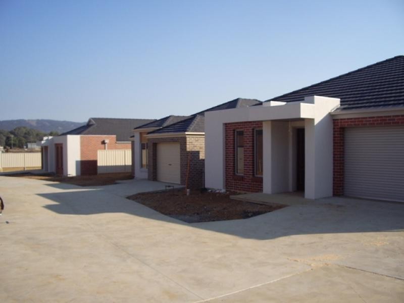 LOWE STREET, Ararat VIC 3377