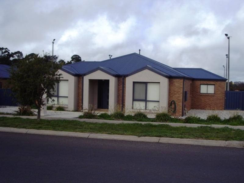 6 LOWE STREET, Ararat VIC 3377