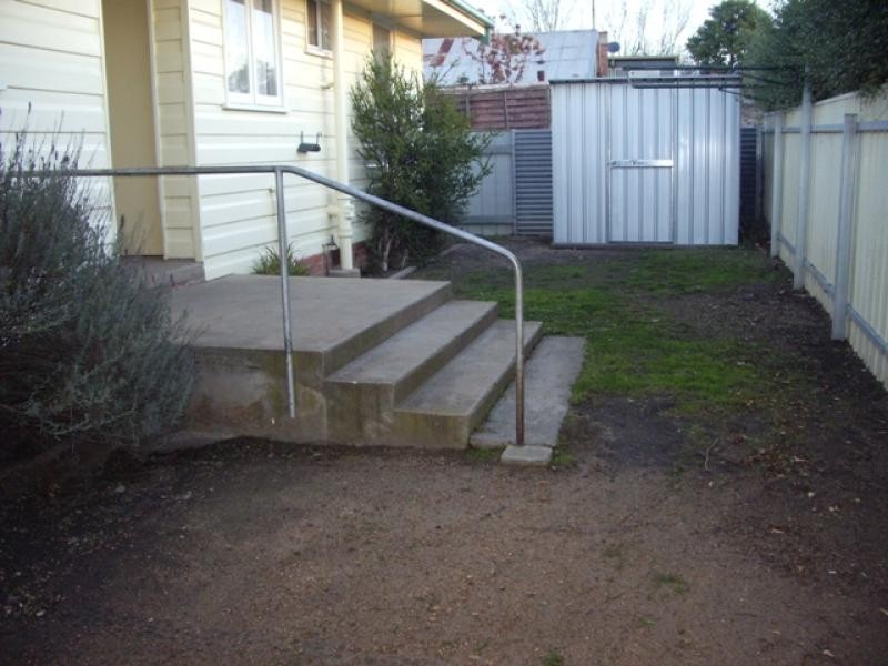 17 Vincent St, Ararat VIC 3377