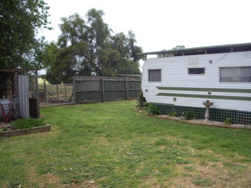 18 School Road, Westmere VIC 3351