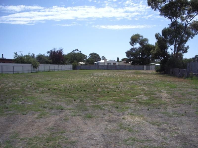 8 Blake Street, Ararat VIC 3377