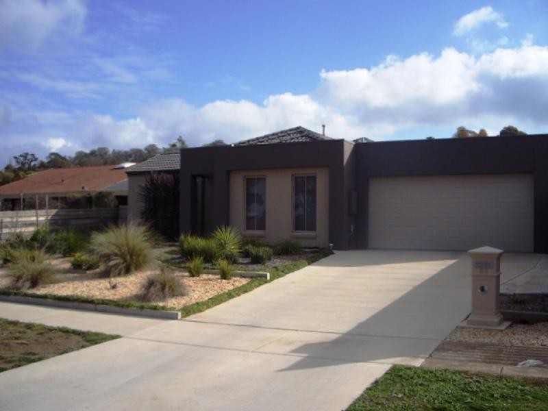 22 Vanstan Street, Ararat VIC 3377