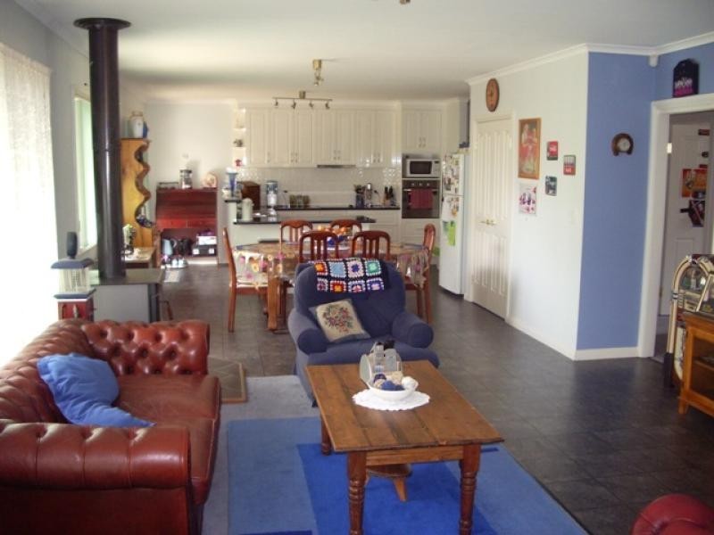 99 Port Fairy Rd, Ararat VIC 3377