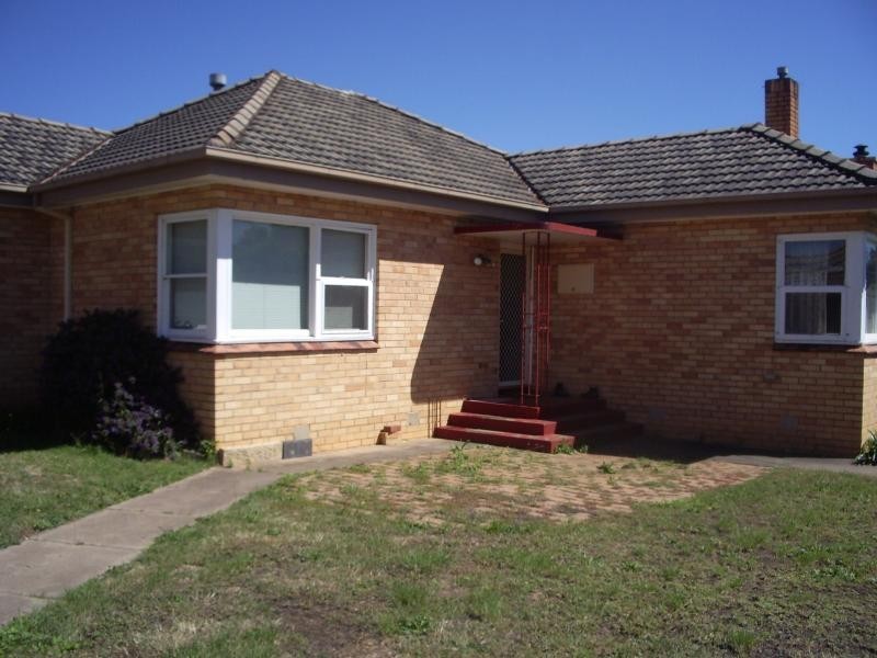 1 Queens Avenue, Ararat VIC 3377