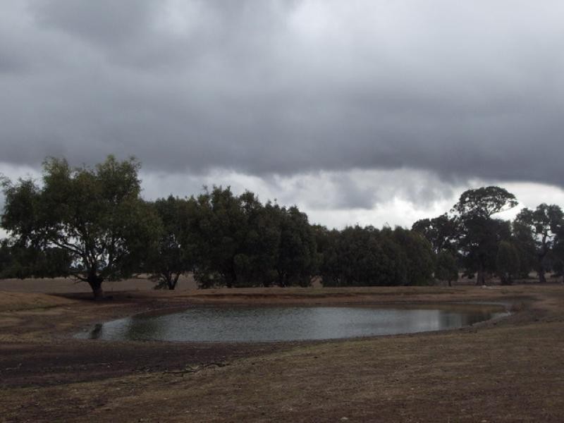 6132 Western Highway, Middle Creek VIC 3375