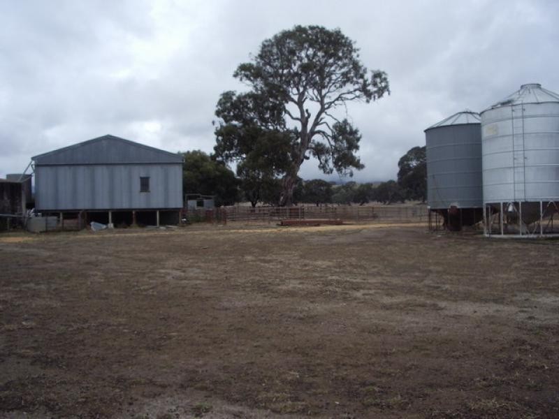6132 Western Highway, Middle Creek VIC 3375