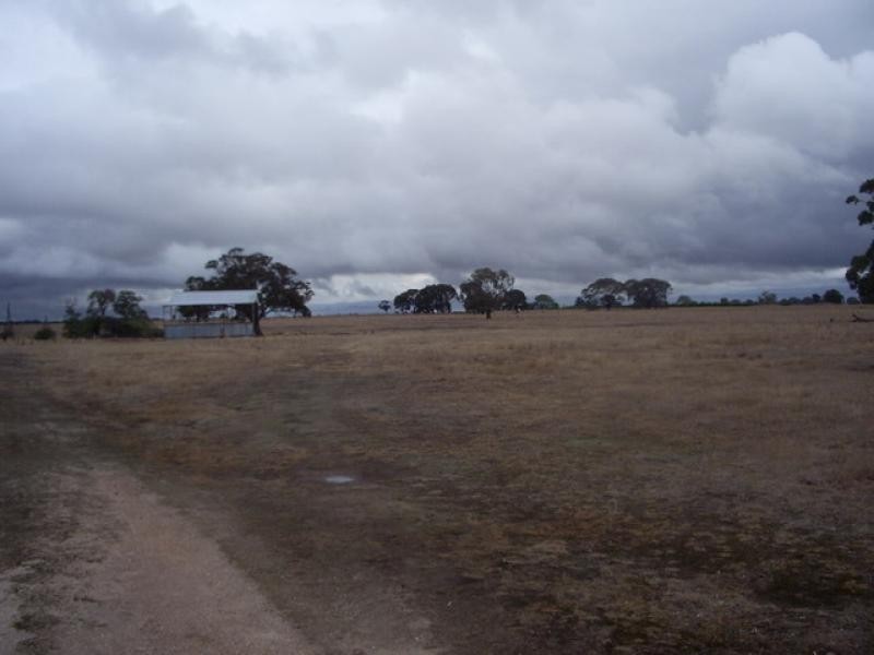 6132 Western Highway, Middle Creek VIC 3375