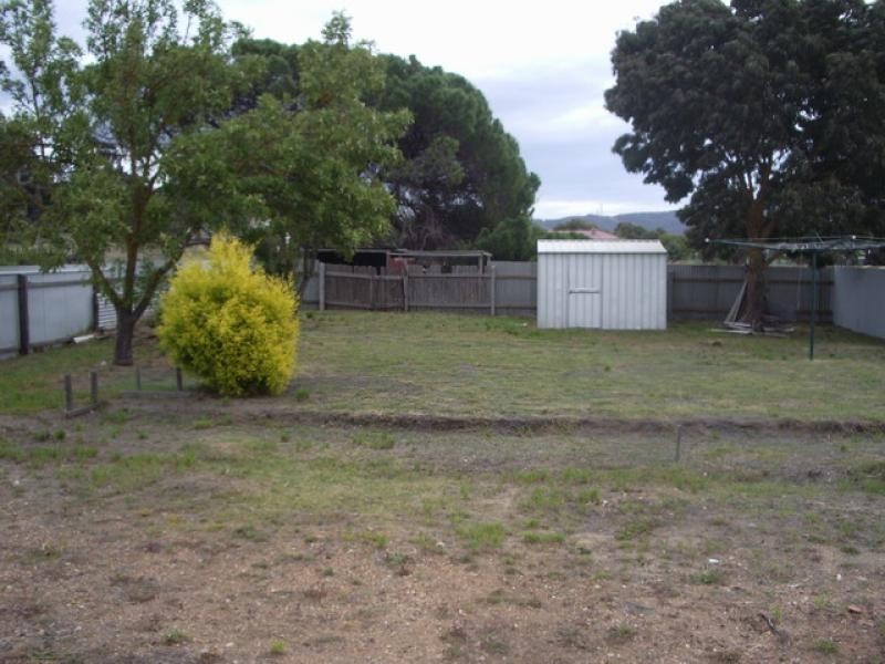 93 Queen St, Ararat VIC 3377