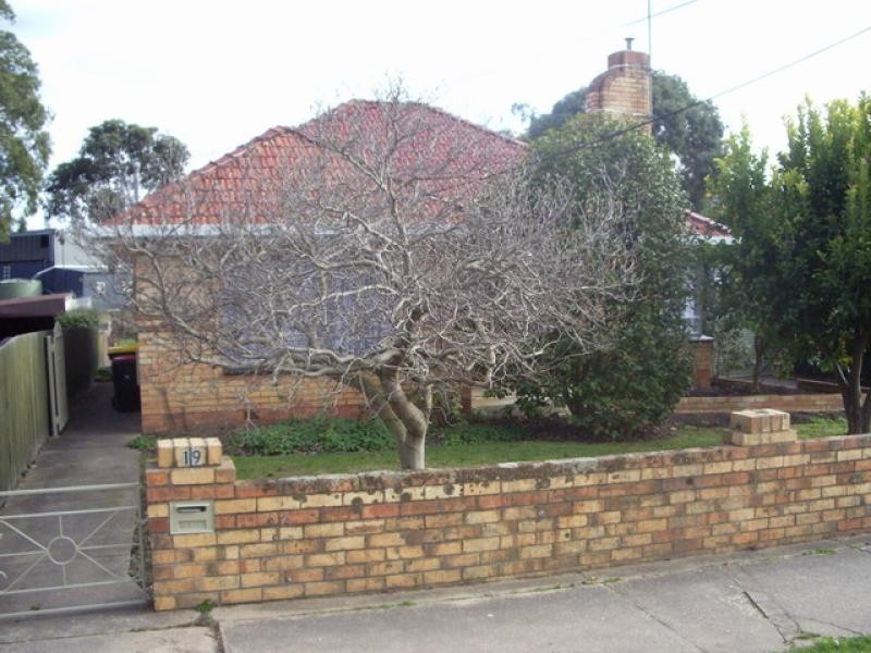 19 Queens Avenue, Ararat VIC 3377