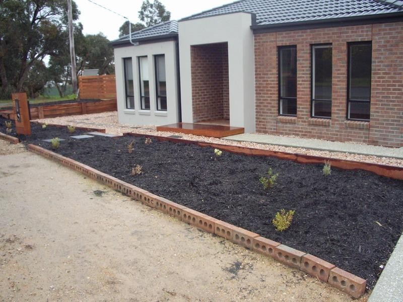 24 Ellerker Ave, Ararat VIC 3377