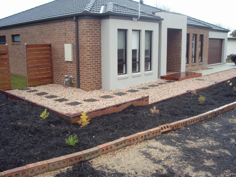 24 Ellerker Ave, Ararat VIC 3377