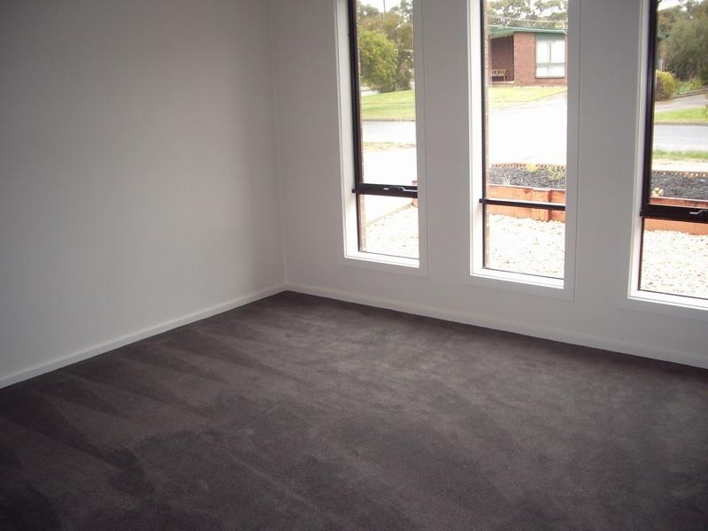 24 Ellerker Ave, Ararat VIC 3377