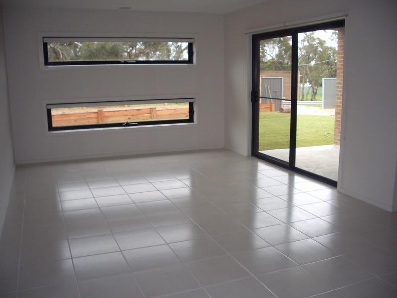 24 Ellerker Ave, Ararat VIC 3377