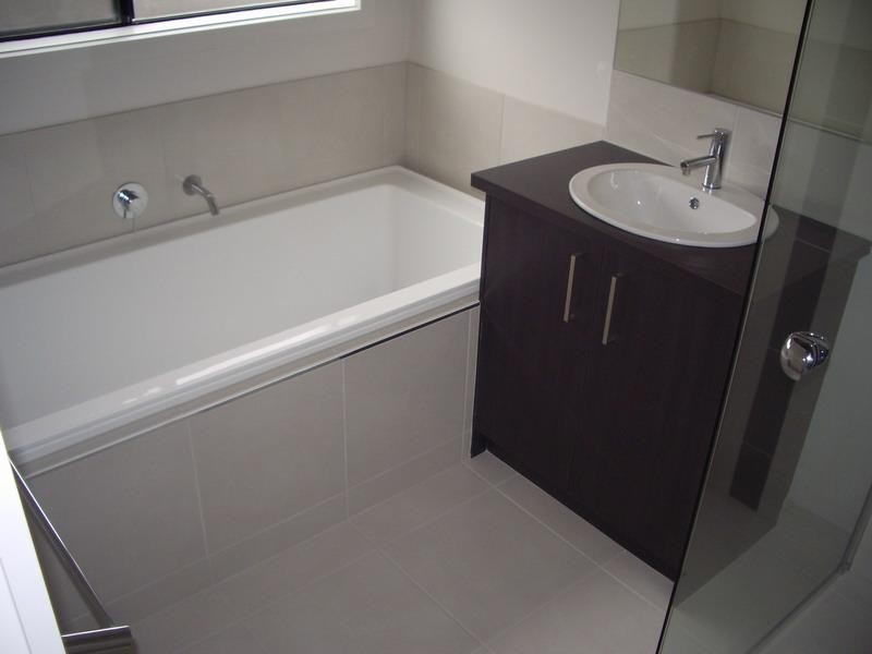 24 Ellerker Ave, Ararat VIC 3377