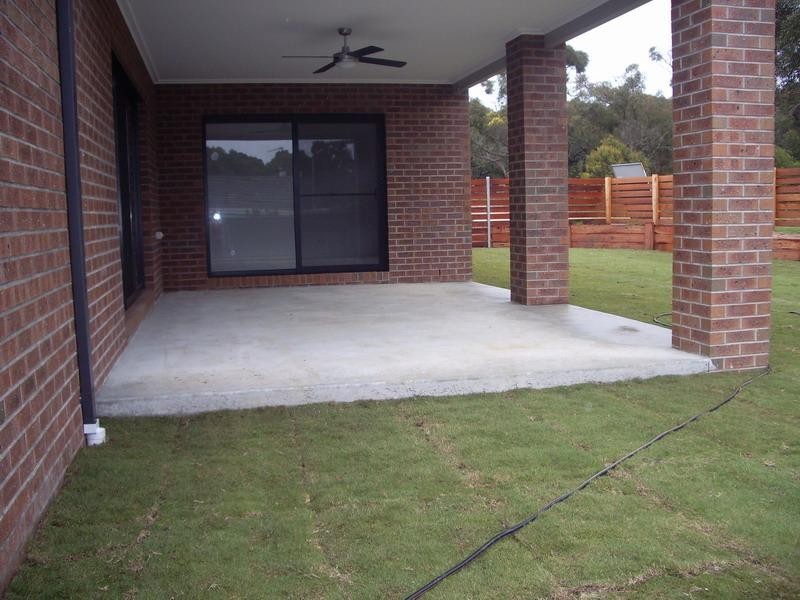 24 Ellerker Ave, Ararat VIC 3377