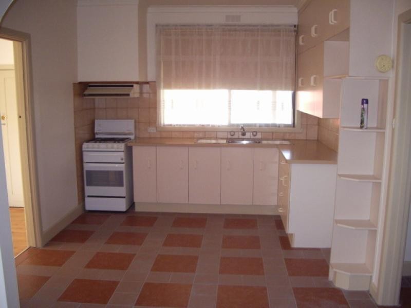 8 Bonnin Avenue, Ararat VIC 3377