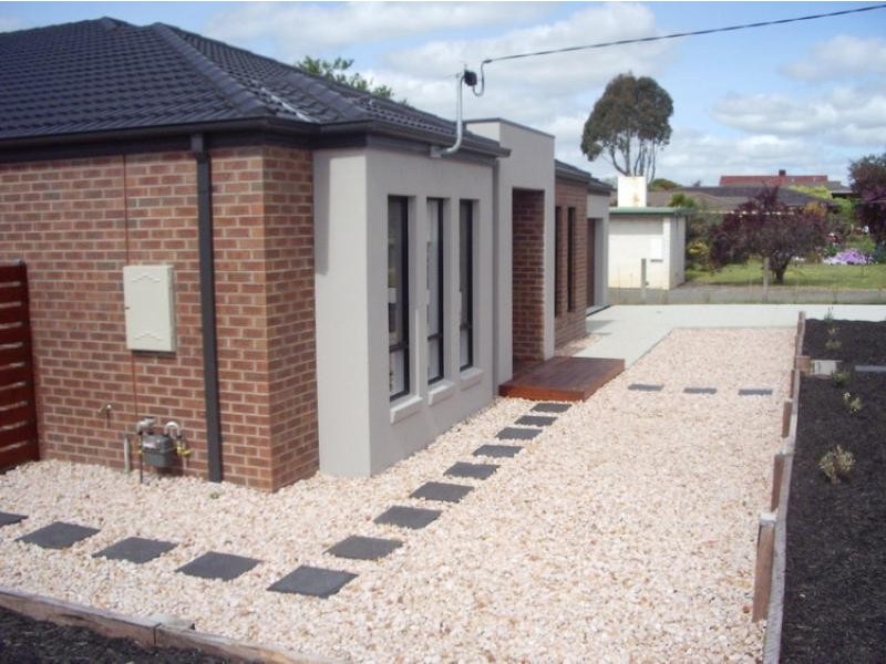 24 Ellerker Avenue, Ararat VIC 3377