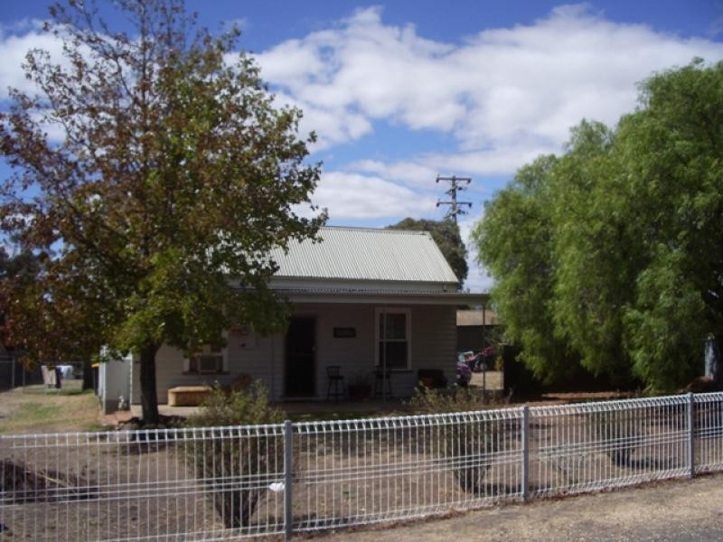 100 Lambert St, Ararat VIC 3377