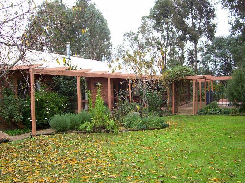 93 GRANT DRIVE, Benalla VIC 3672