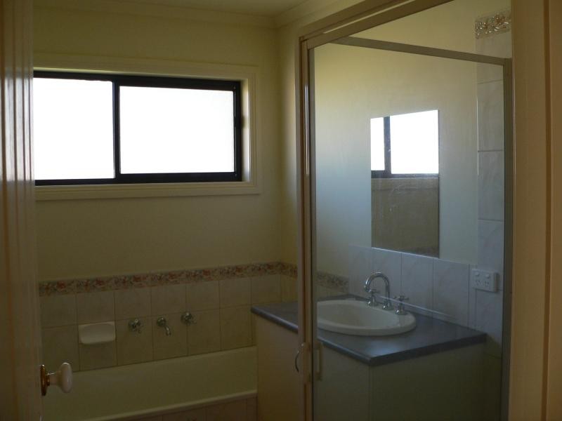 12 Robinson Court, Benalla VIC 3672