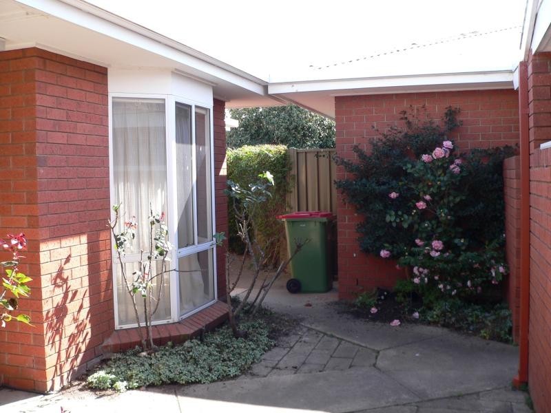 3/4 Moore Street, Benalla VIC 3672