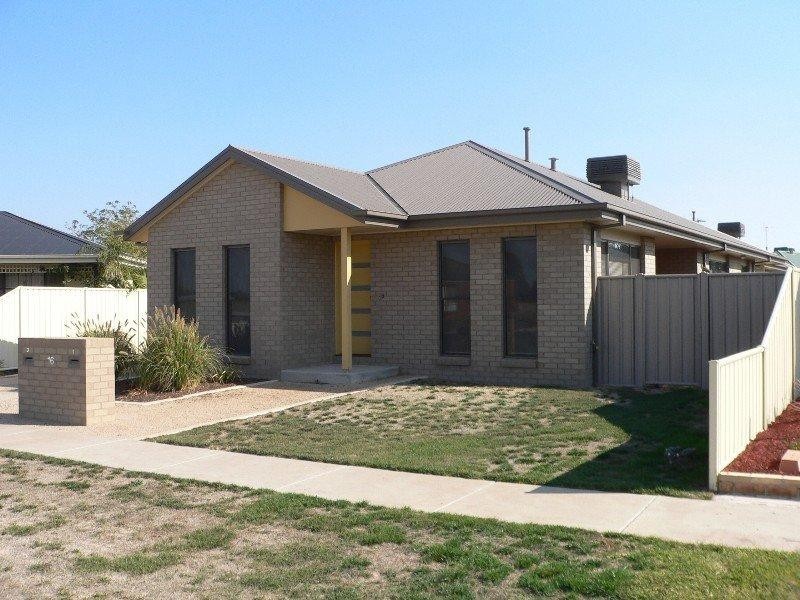 1/16 Wattletree Grove, Benalla VIC 3672
