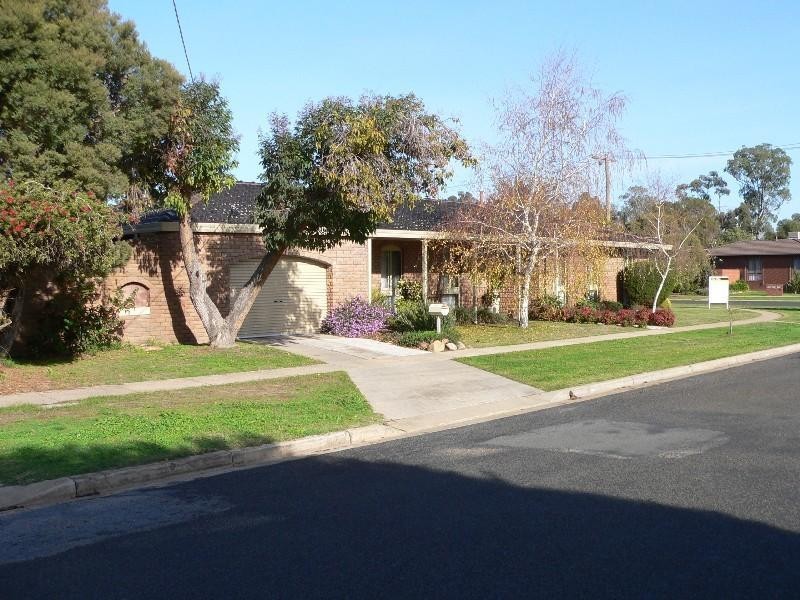 29 Monds Ave, Benalla VIC 3672