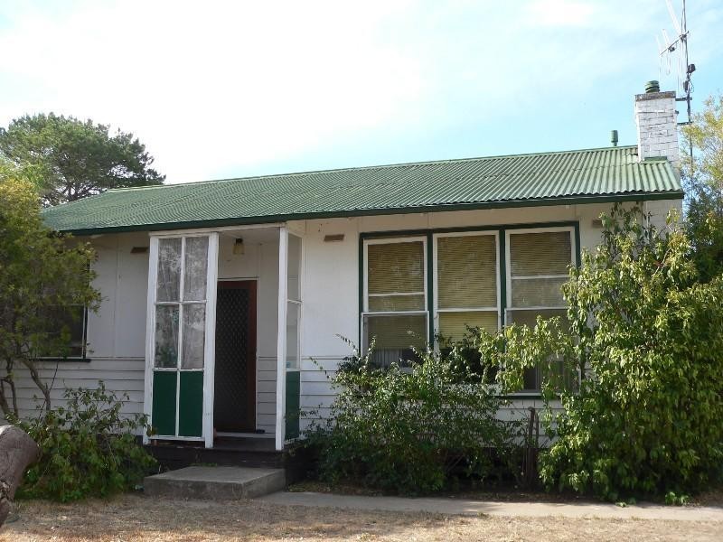 31 MEADOWS AVENUE, Benalla VIC 3672