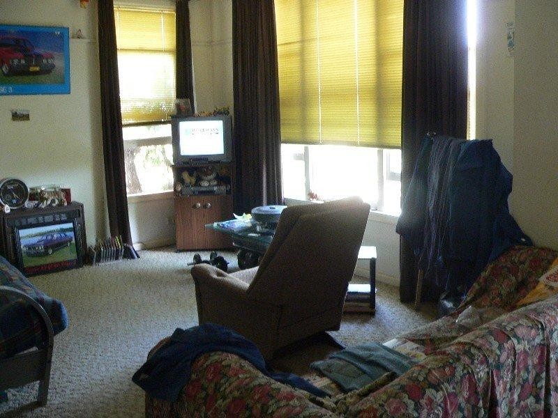 31 MEADOWS AVENUE, Benalla VIC 3672