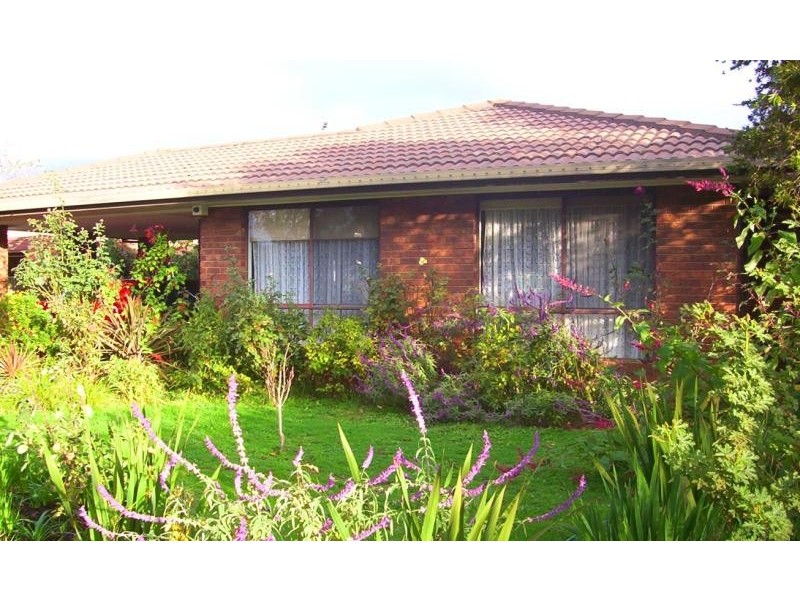 4 Rose Crt, Benalla VIC 3672