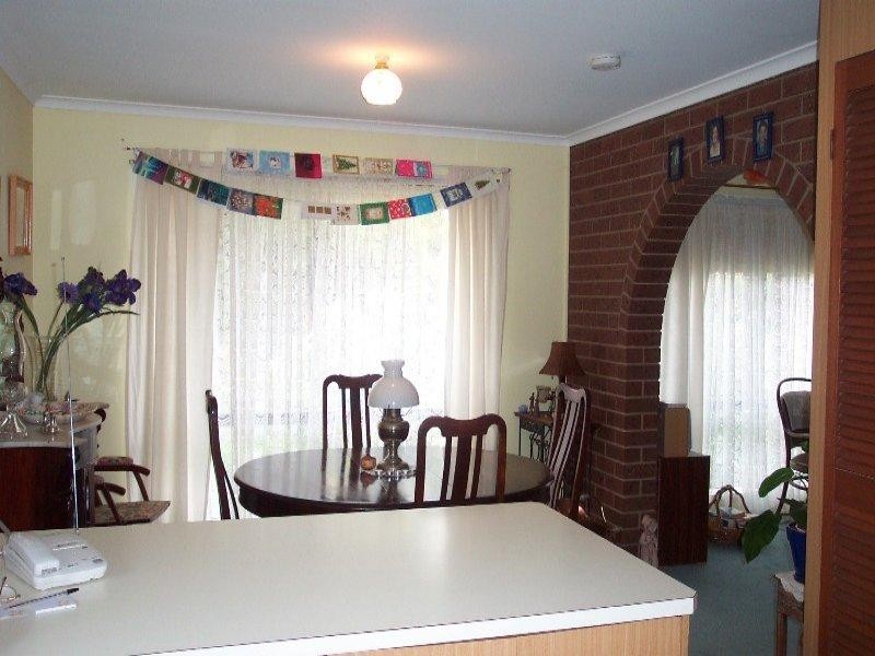 4 Rose Crt, Benalla VIC 3672