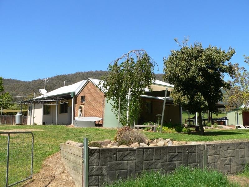 608 Upper Ryans Creek Rd, Molyullah VIC 3673