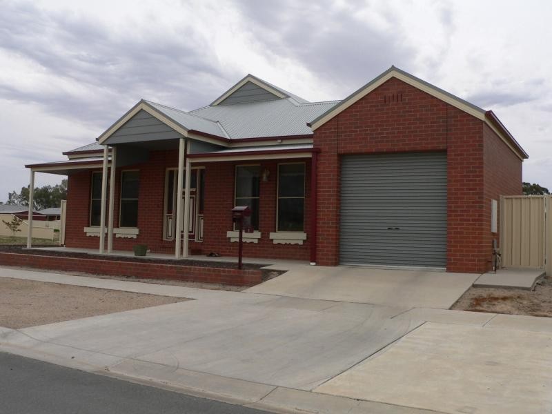 1 Herons Court, Benalla VIC 3672