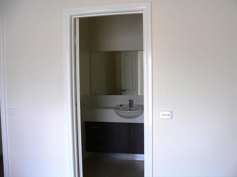 1 Herons Court, Benalla VIC 3672