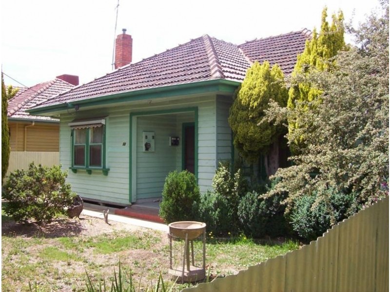 34 Mackellar Street, Benalla VIC 3672