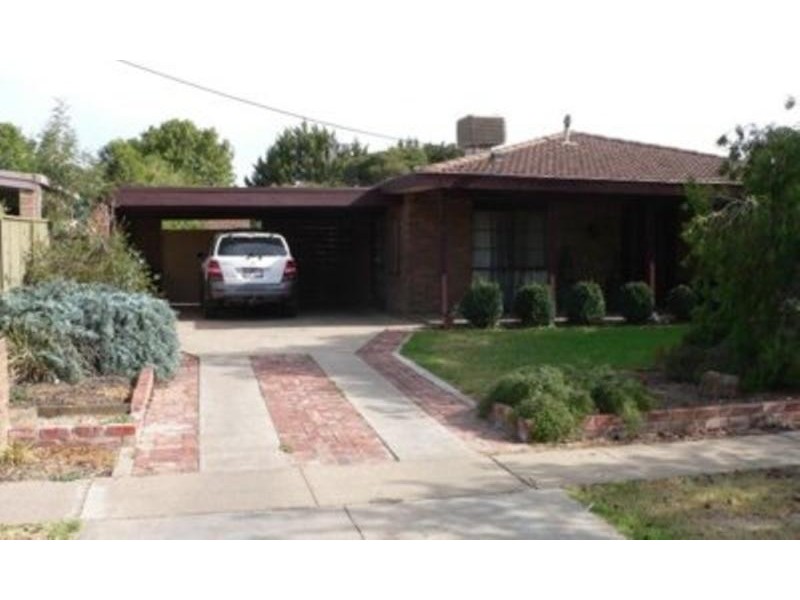 13 Helms Court, Benalla VIC 3672