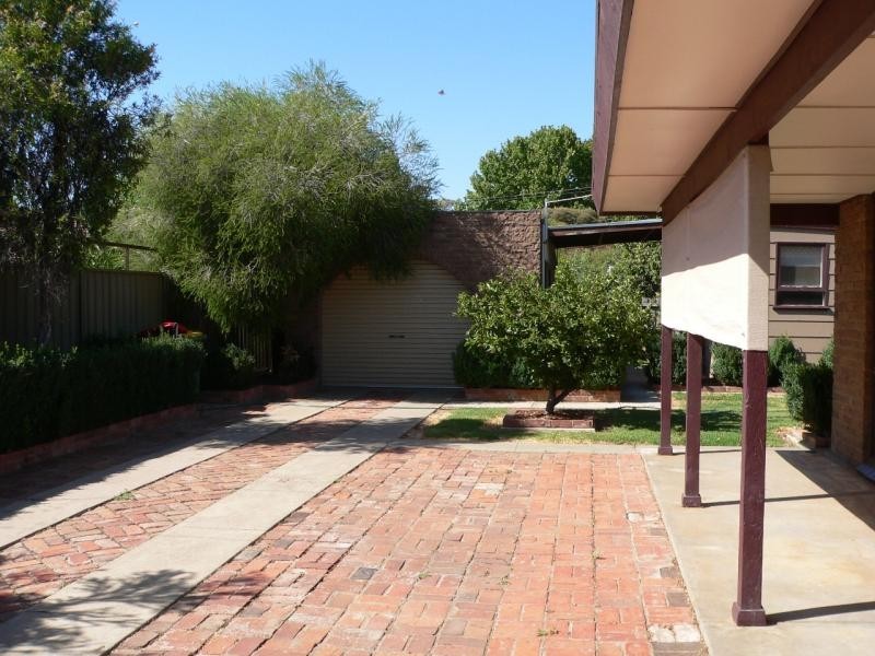 13 Helms Court, Benalla VIC 3672