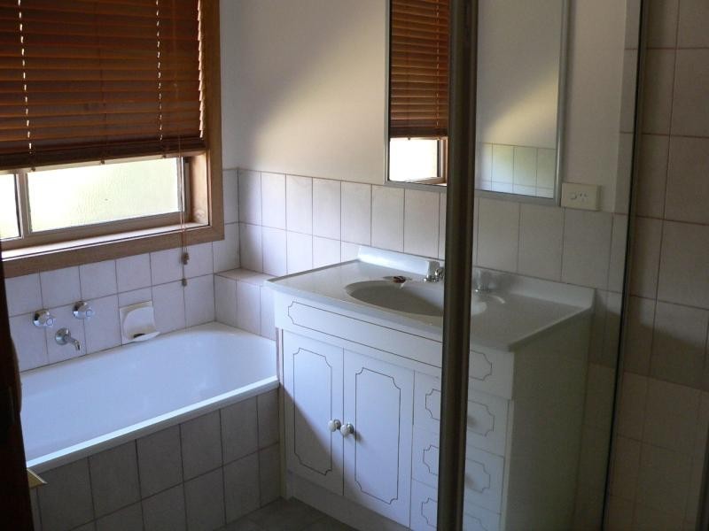 Unit 1/10 Ledger Court, Benalla VIC 3672