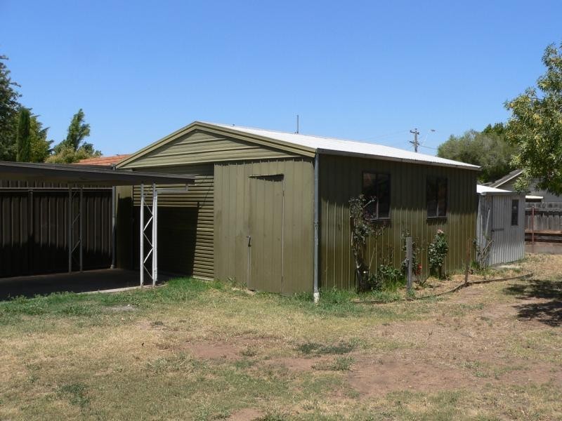 17 Helms Court, Benalla VIC 3672