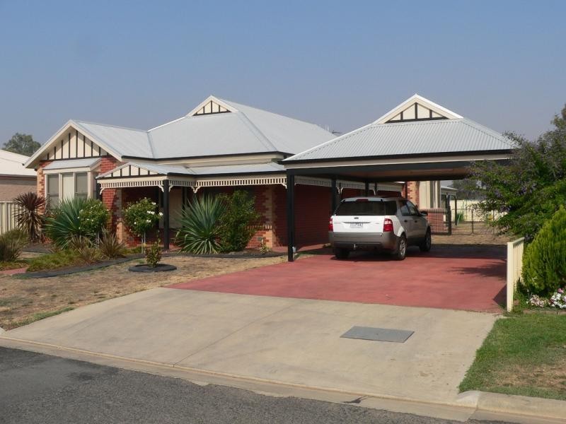 14 Monash Drive, Benalla VIC 3672