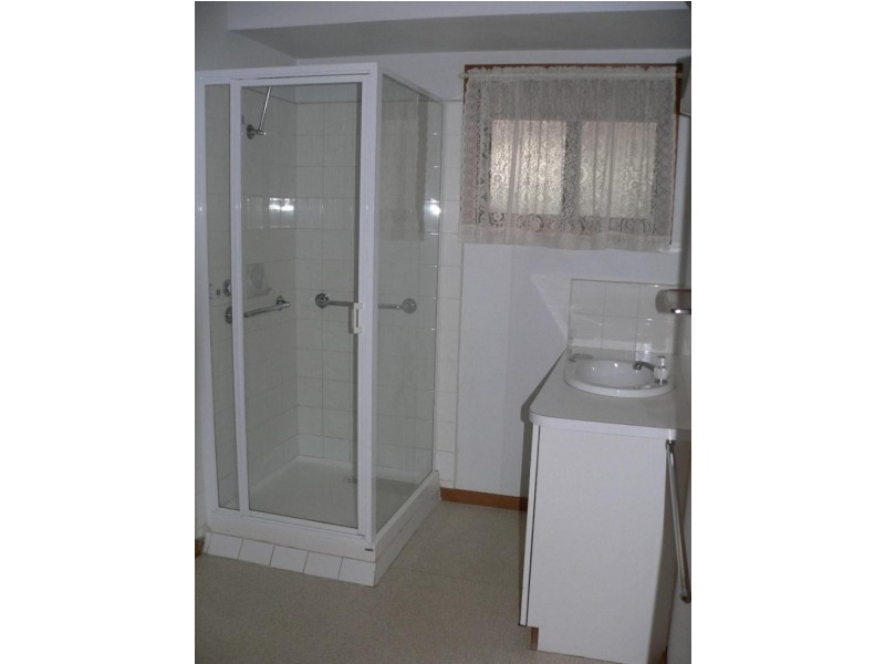 Unit 2/23 Goomalibee Street, Benalla VIC 3672