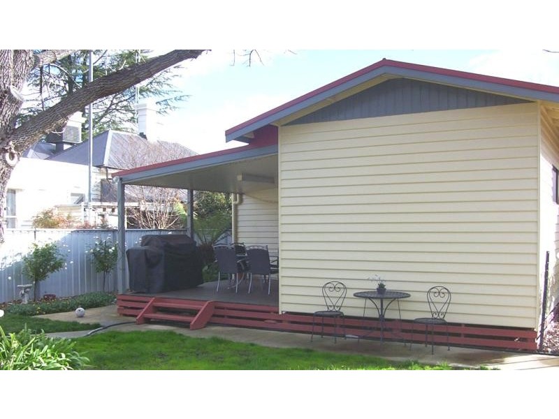 15 Thomas Street, Benalla VIC 3672