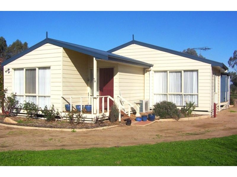 79 Halls Road, Goorambat, Benalla VIC 3672